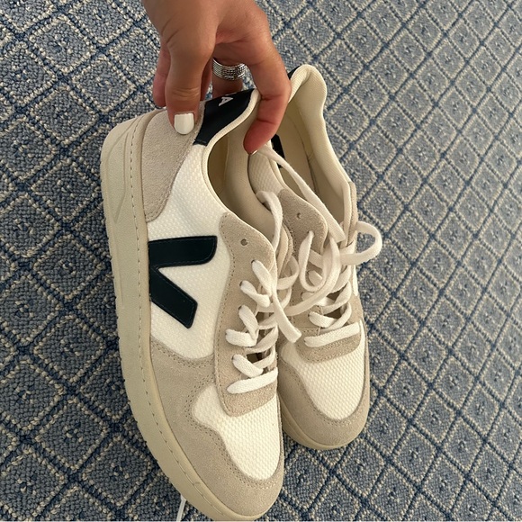 V10 veja sneakers -navy and white - Picture 2 of 8